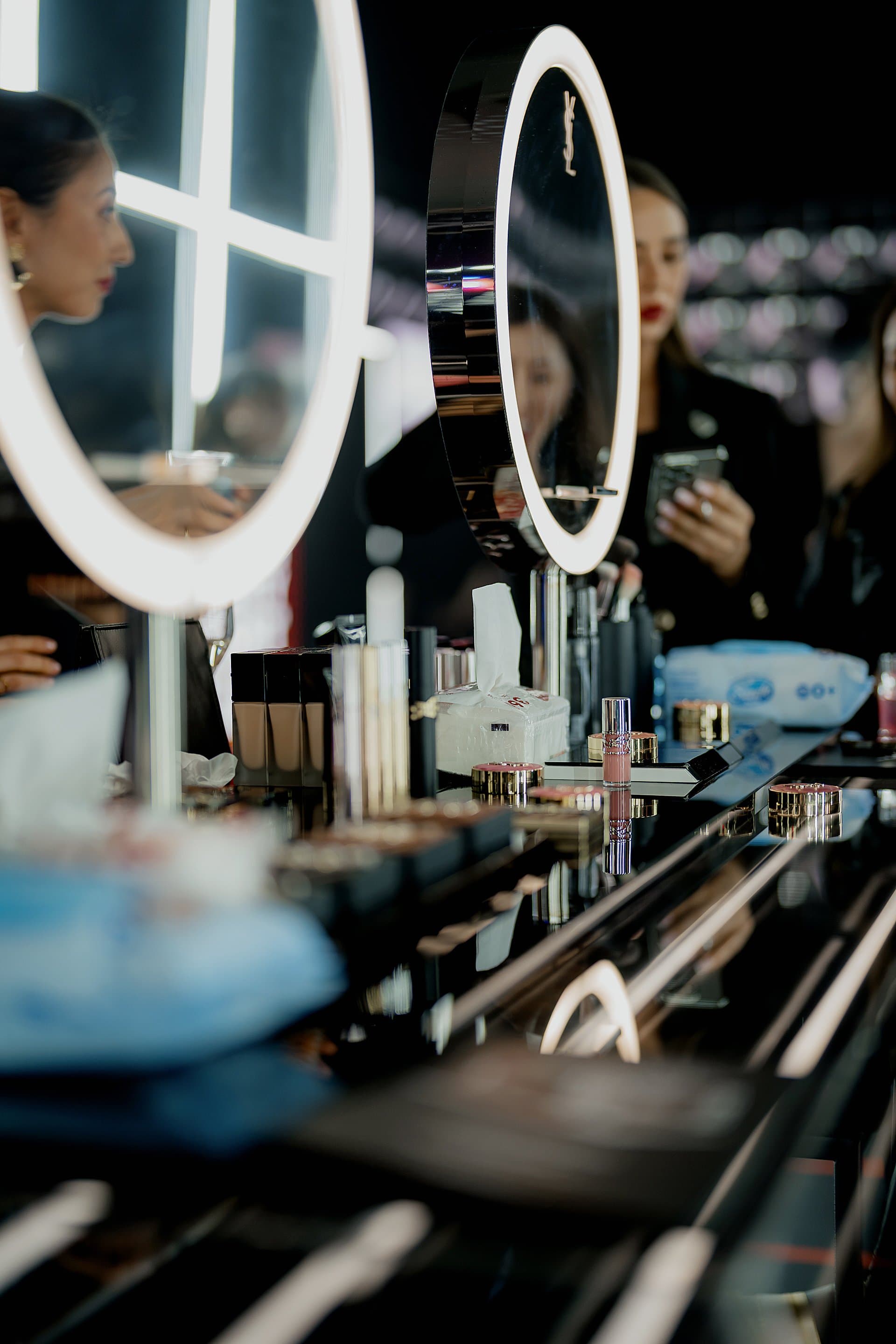 YSL Beauty Light Club: новое пространство в Алматы
