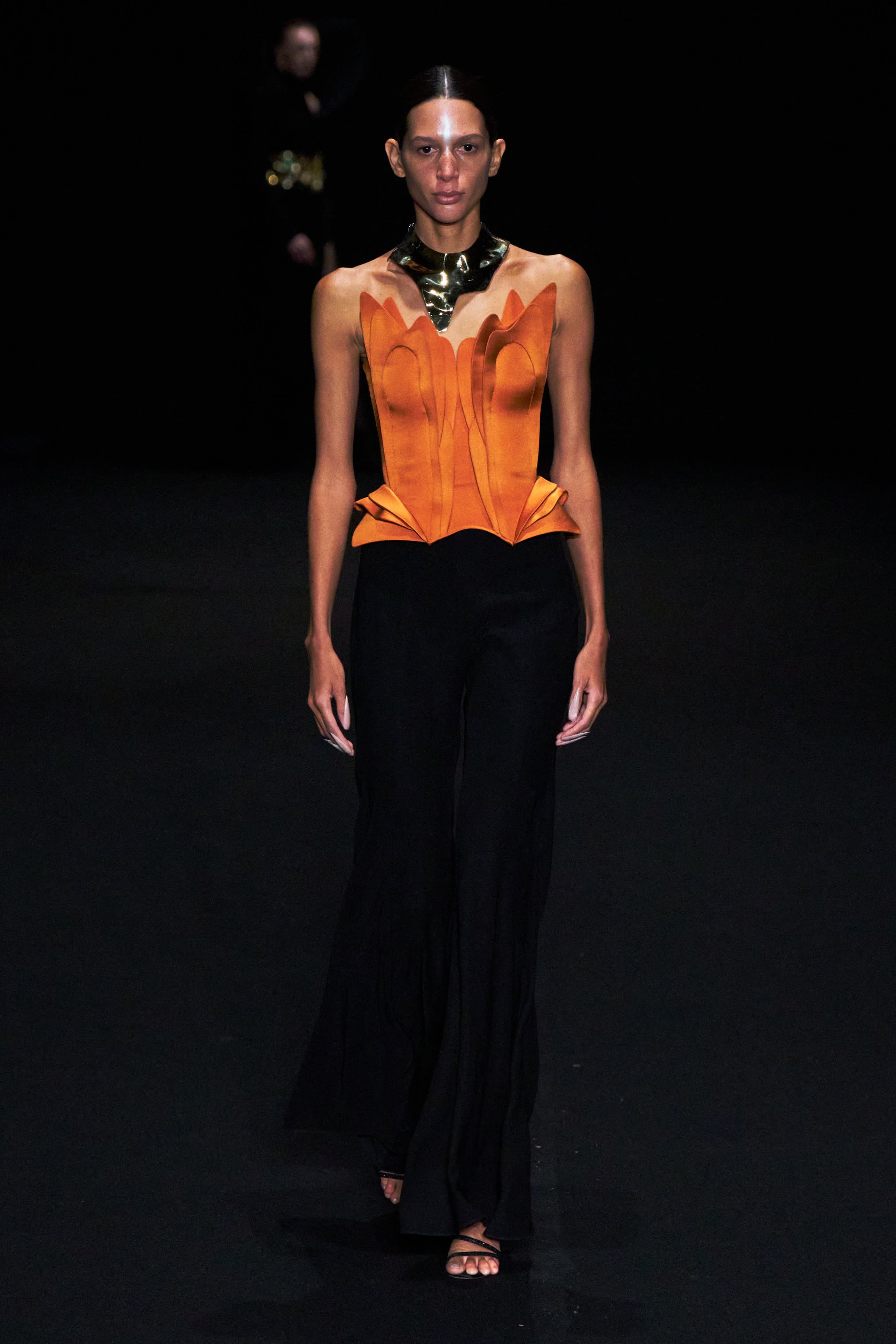 Париждегі жоғары сән апталығының үшінші күніне шолу