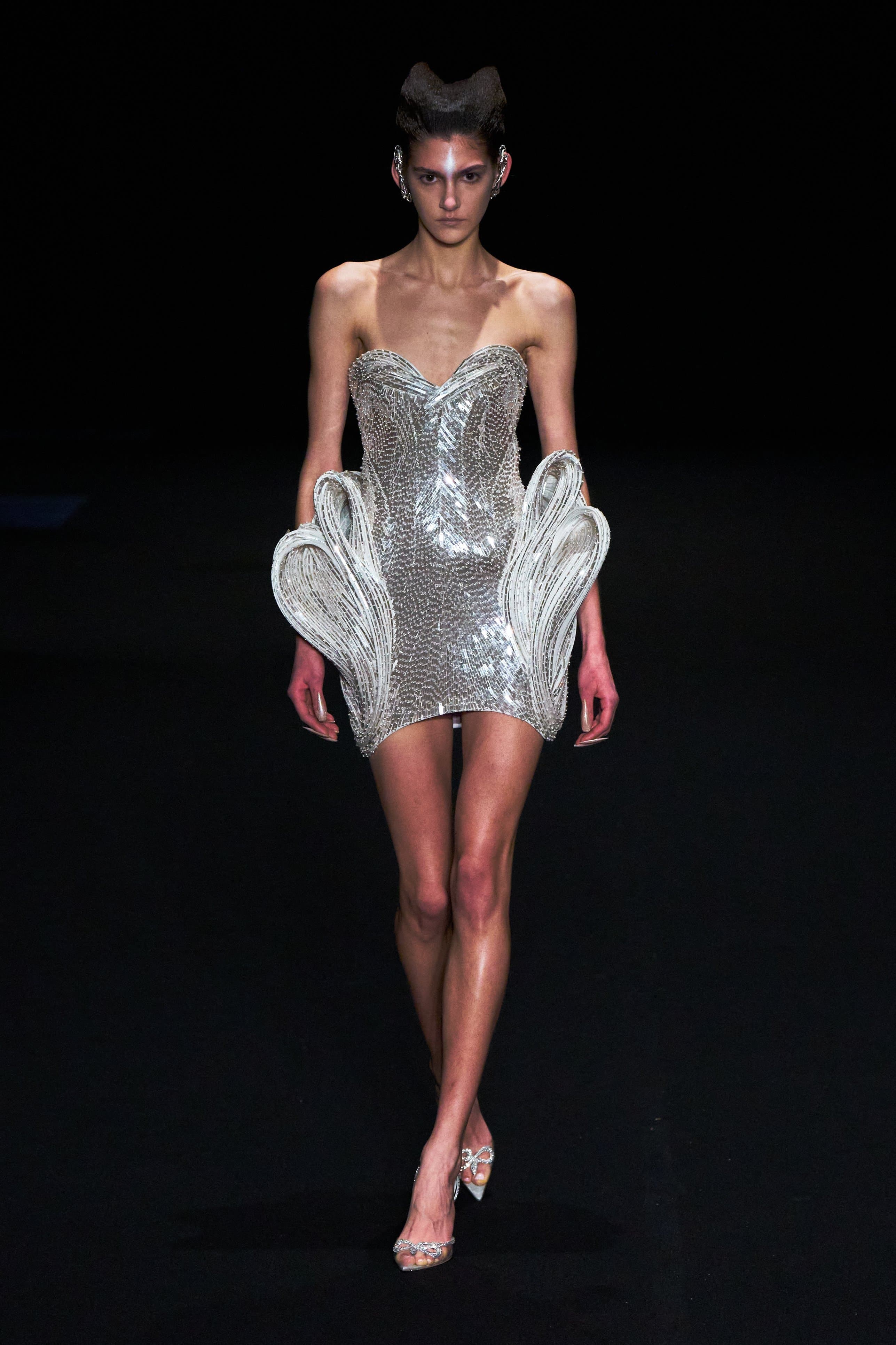 Париждегі жоғары сән апталығының үшінші күніне шолу