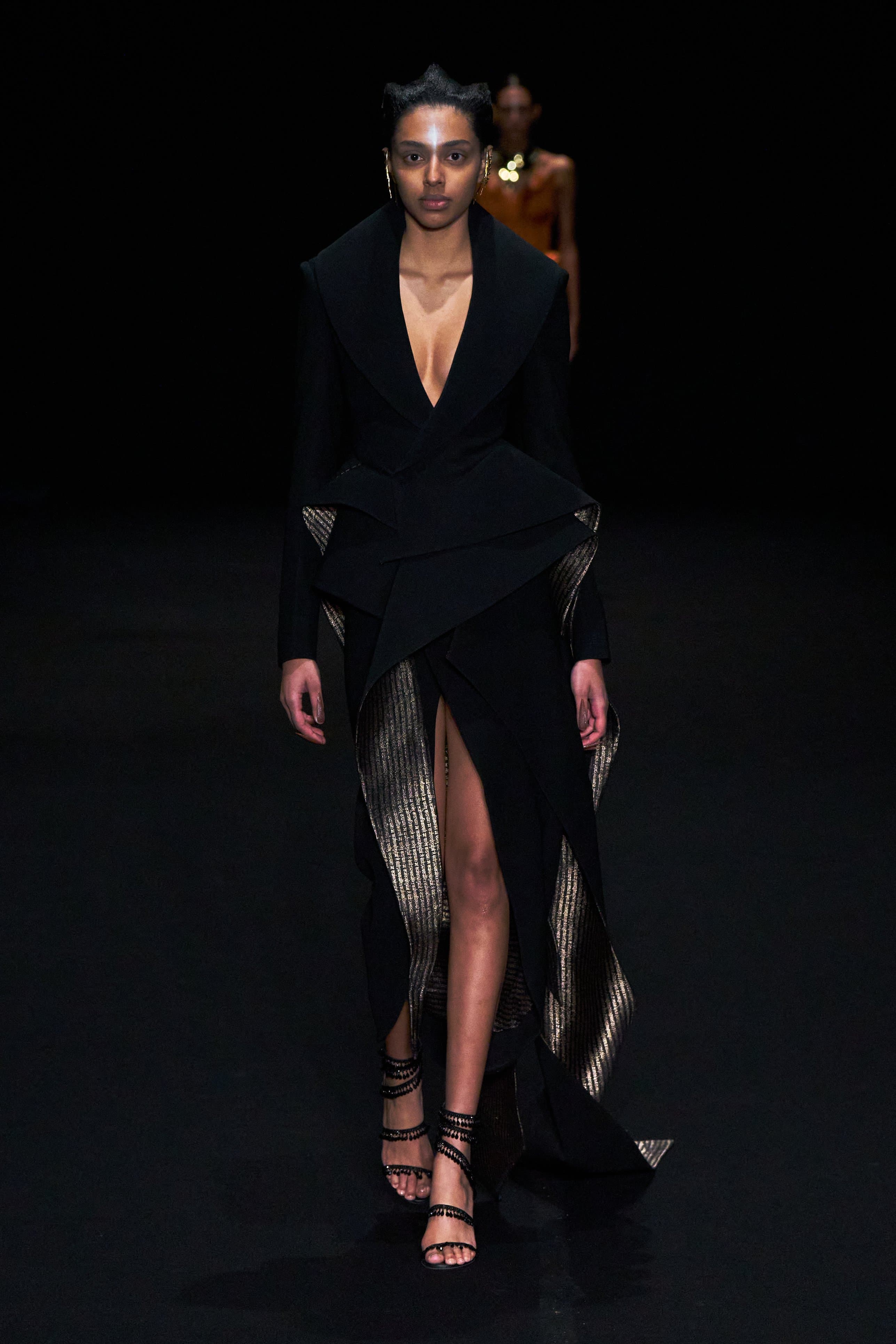 Париждегі жоғары сән апталығының үшінші күніне шолу