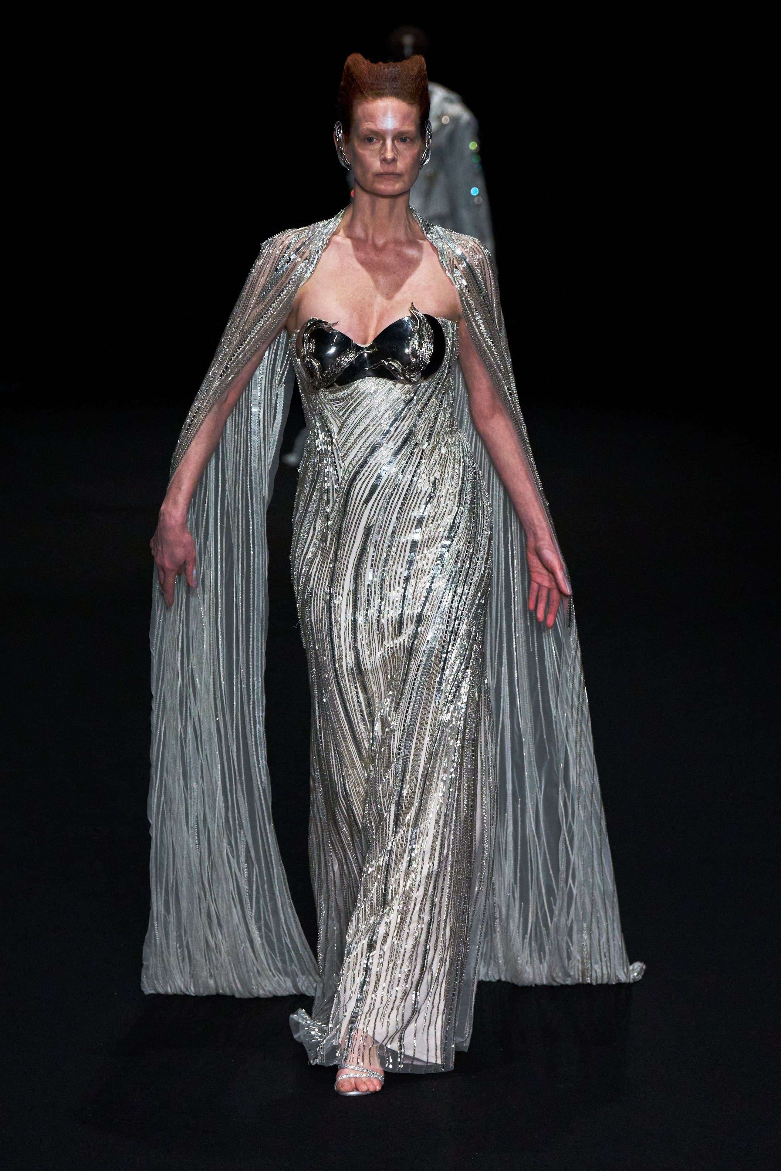 Париждегі жоғары сән апталығының үшінші күніне шолу