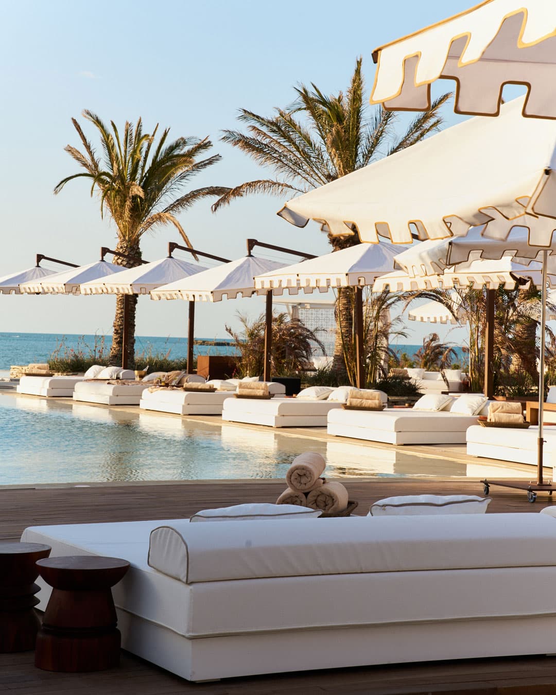 Nikki Beach – тек өзіне тән ақ түсті декорымен ерекшеленетін жағажай клубы | Баспасөз қызметінің мұрағаты