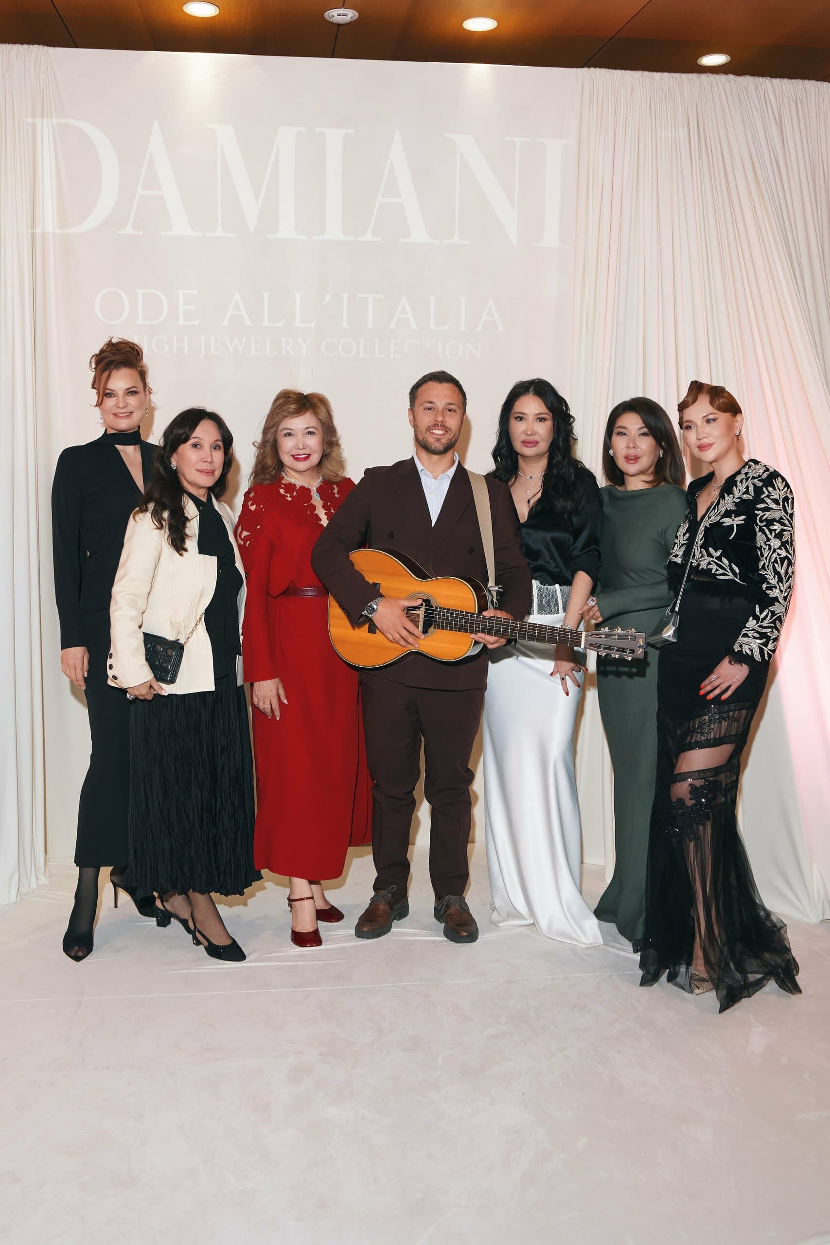 Диляра Мажитова, Гульнара Кунанбаева, Гульмира Толганбаева, Сон Паскаль, Гаухар Каппарова, Айнур Ахметова, Камила Нигай | Фотограф: Адиль Маметали 