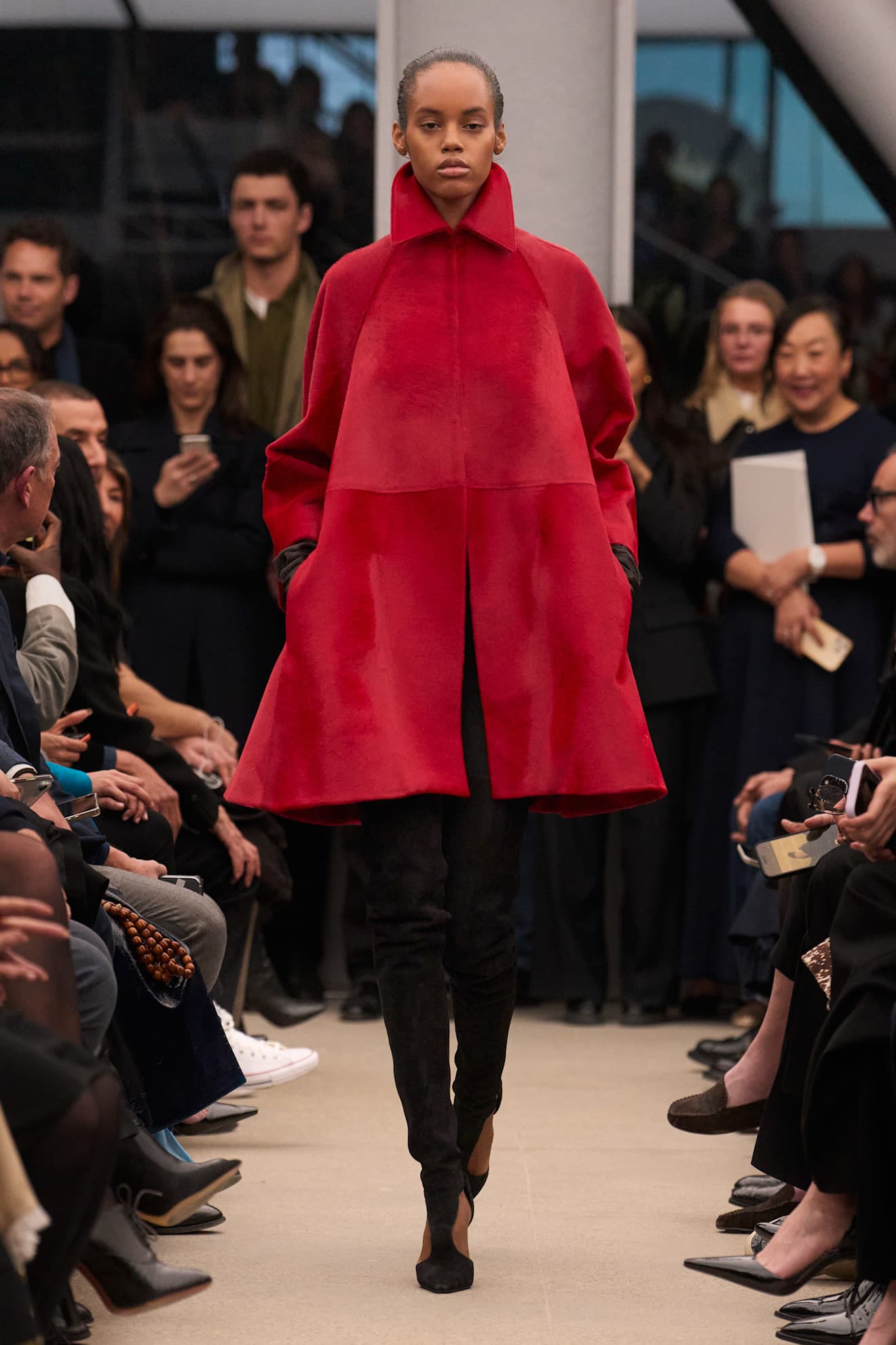 Показ Alaïa осень-зима 2026 | Spotlight