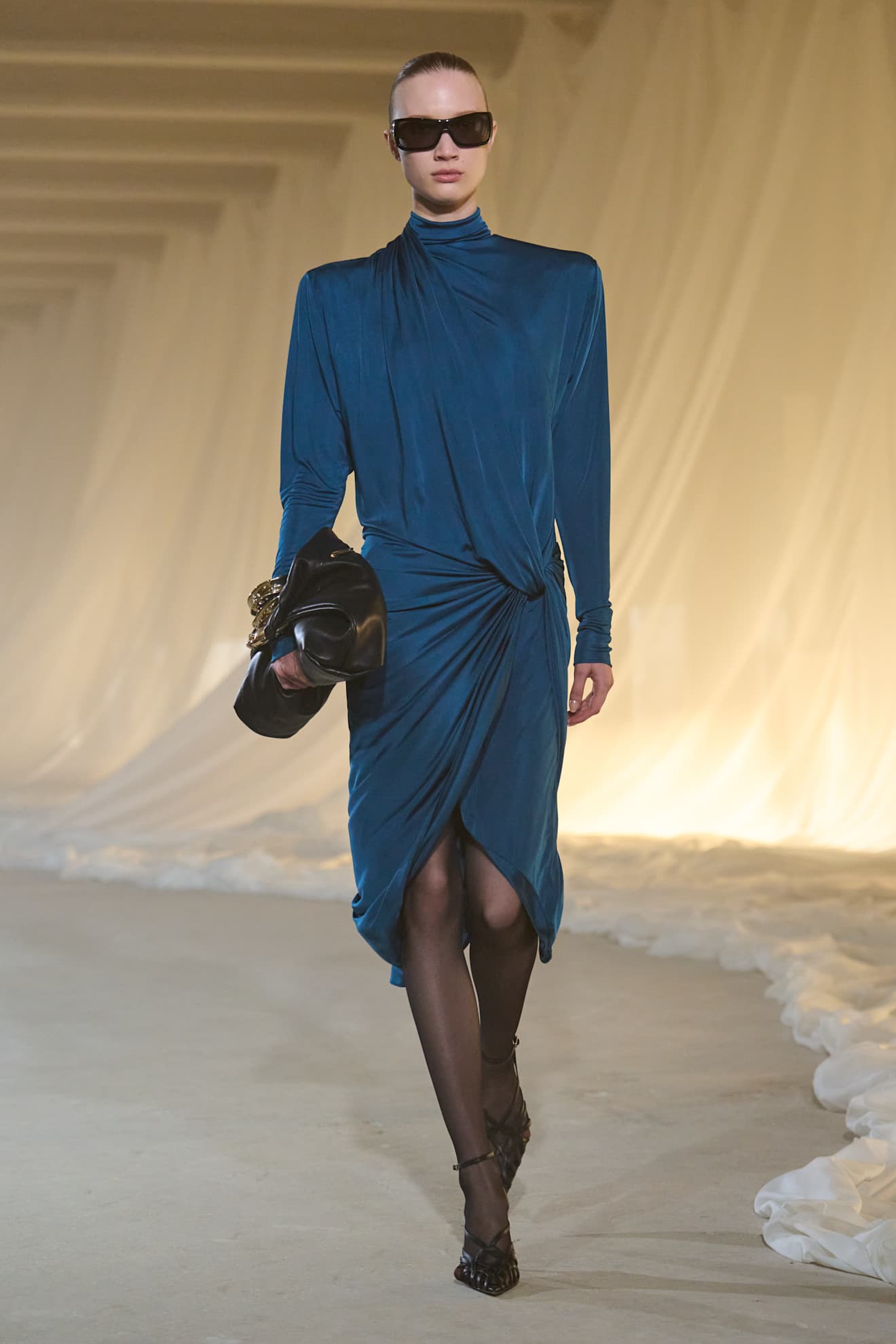 Показ Balmain осень-зима 2026 | Spotlight