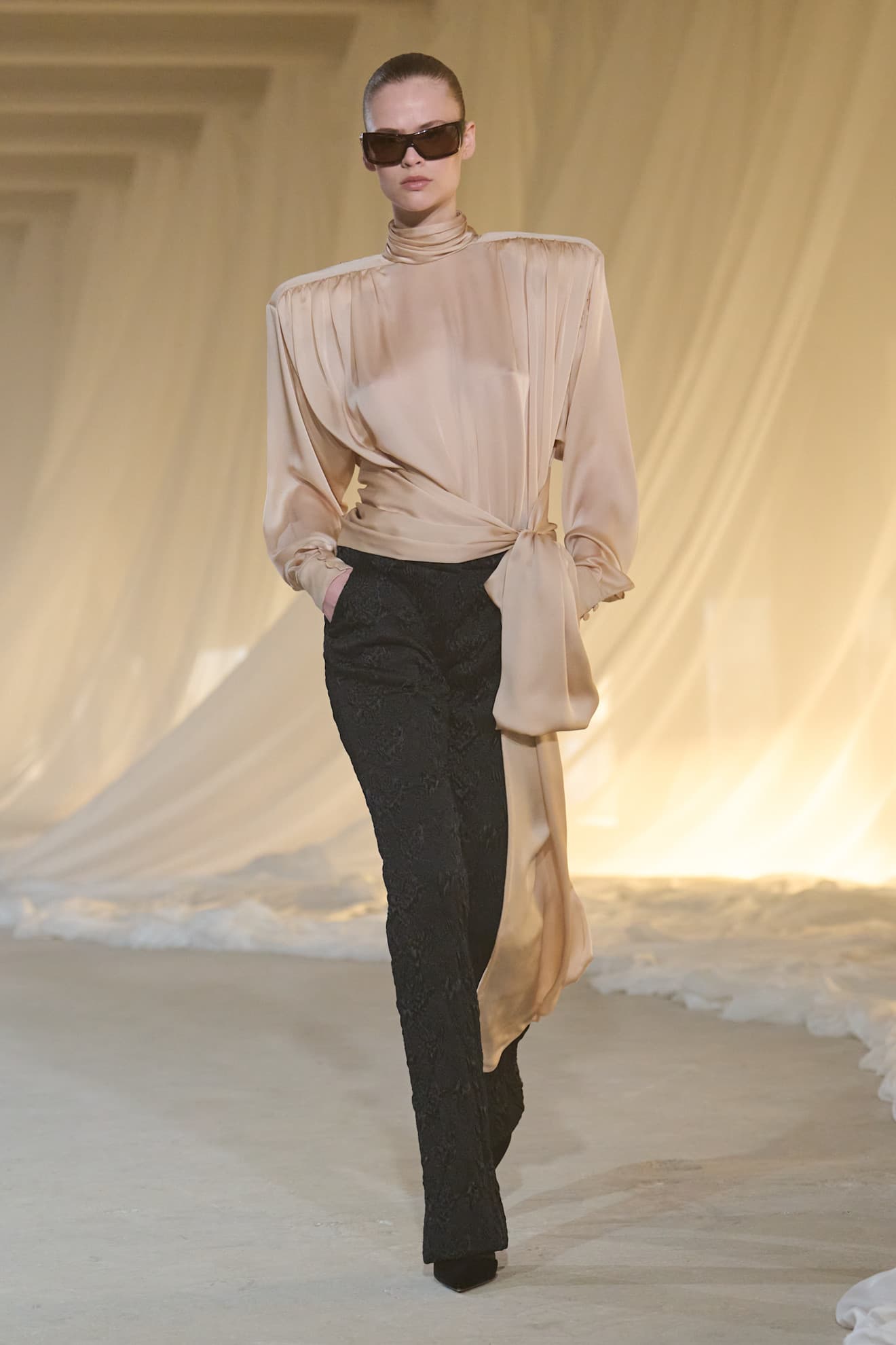 Показ Balmain осень-зима 2026 | Spotlight