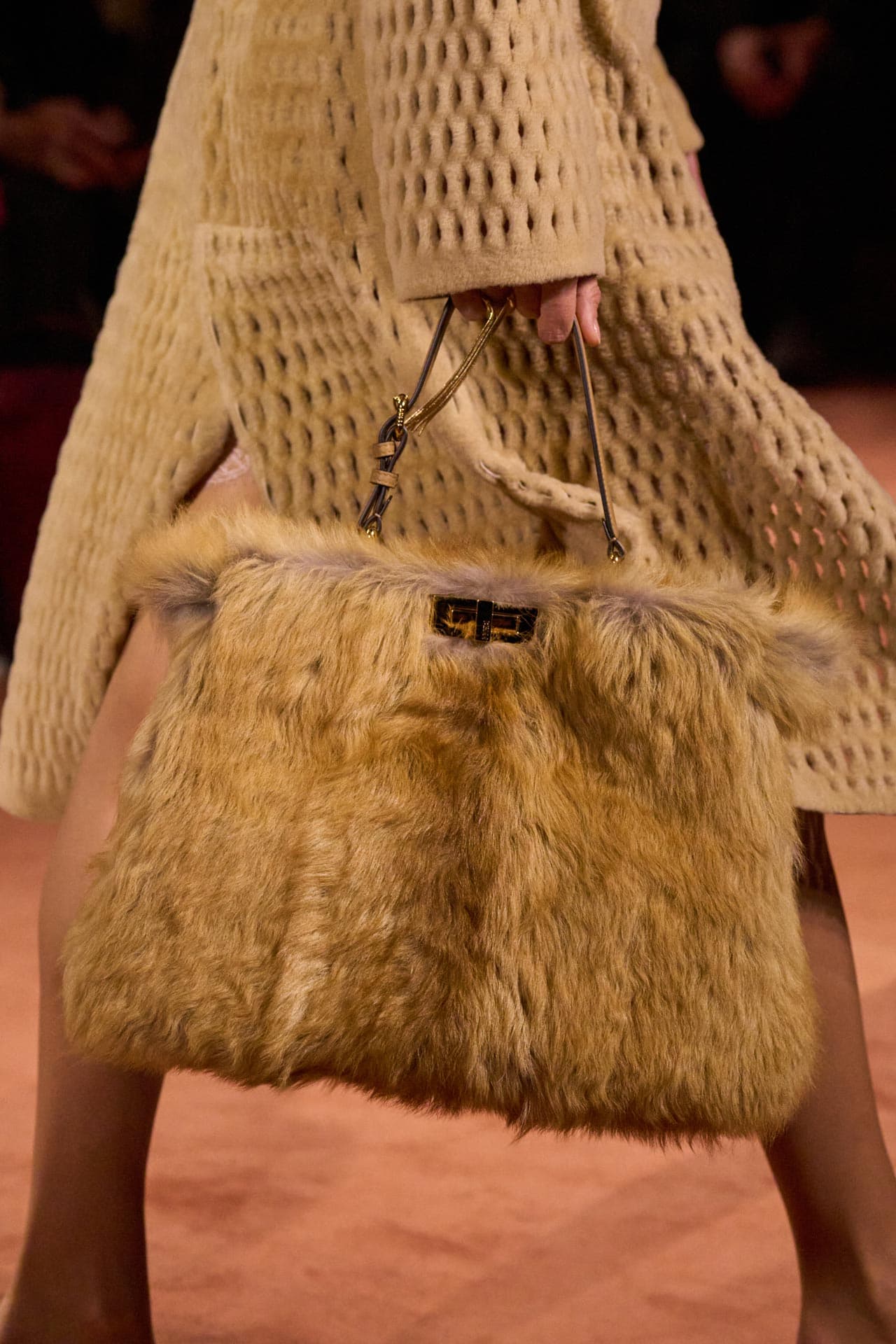 Сумка Fendi Peekaboo из овчины | Trunk