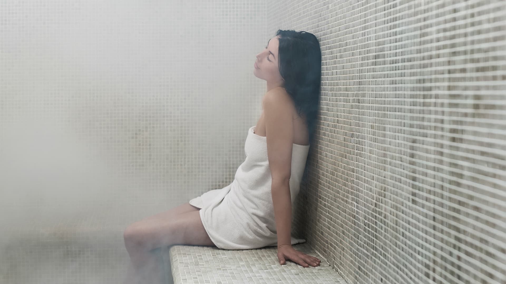 Баня – не романтизированный тренд, а скорее инструмент социальной
гигиены | Getty Images