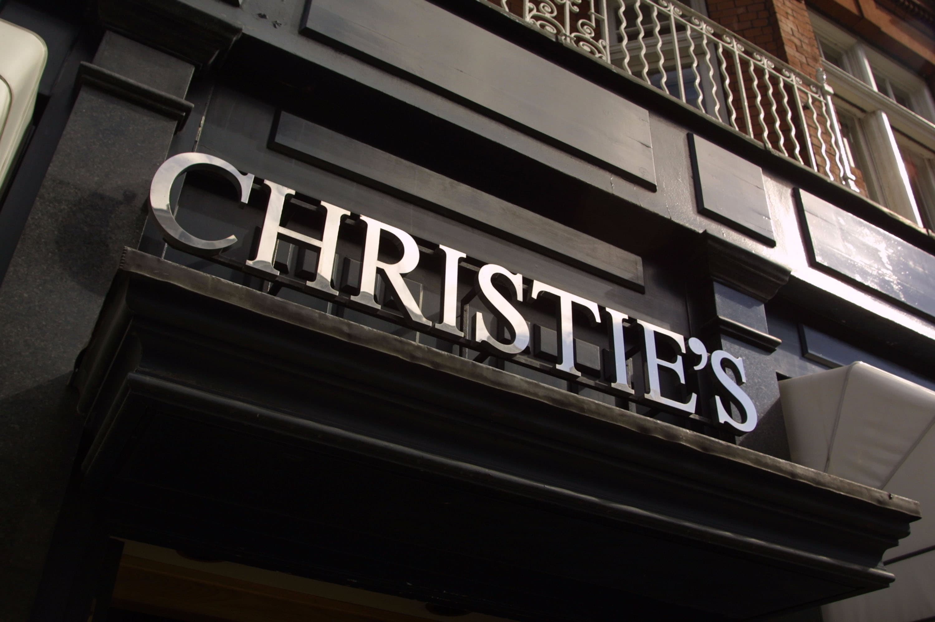 Аукционный дом Christie's на Олд Бромптон-стрит в Лондоне, Англия | Фотограф: Сион Тухиг | Getty Images