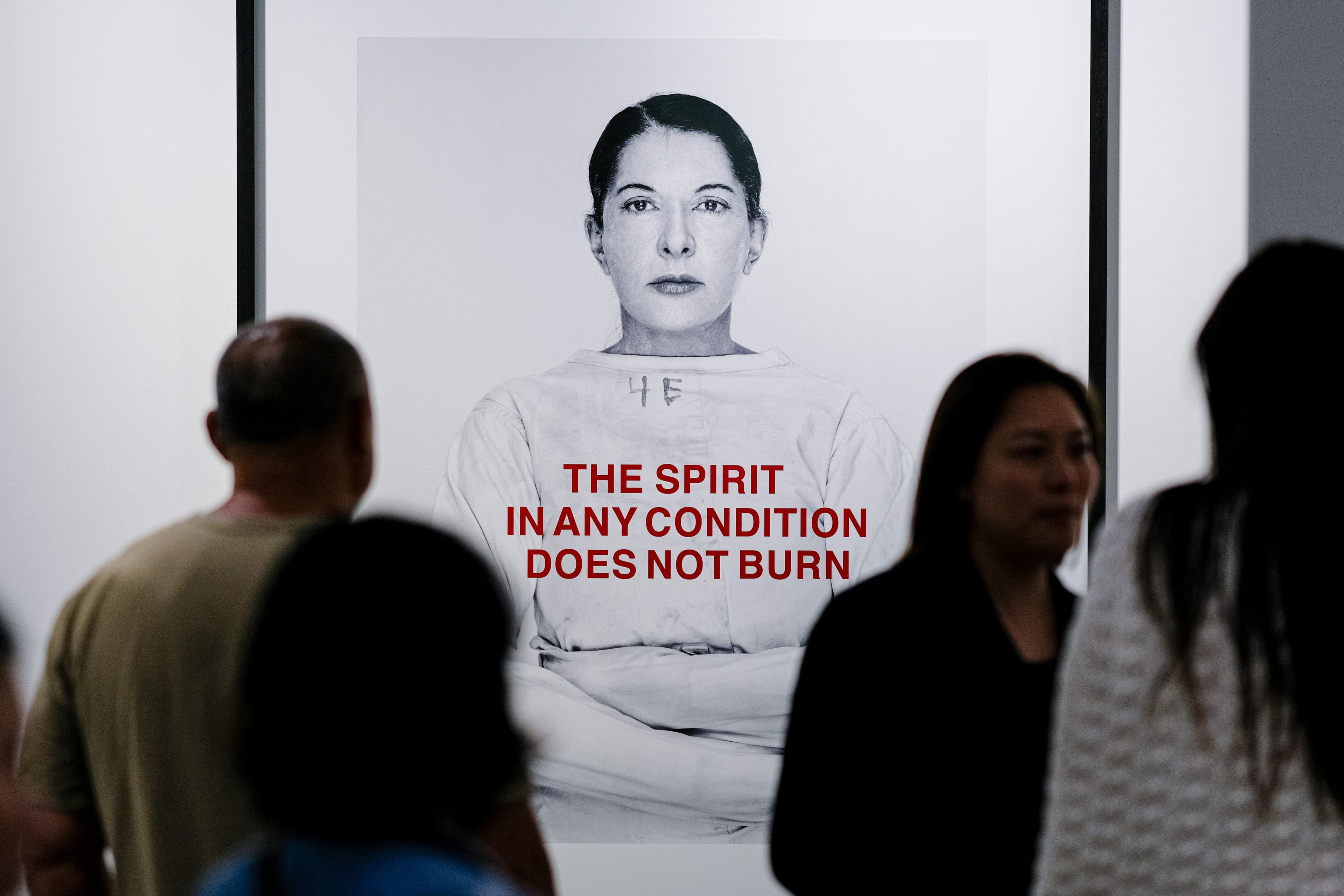 Выставка Марии Абрамович в Гонконге | Фото: Кейт Цудзи | Getty Images