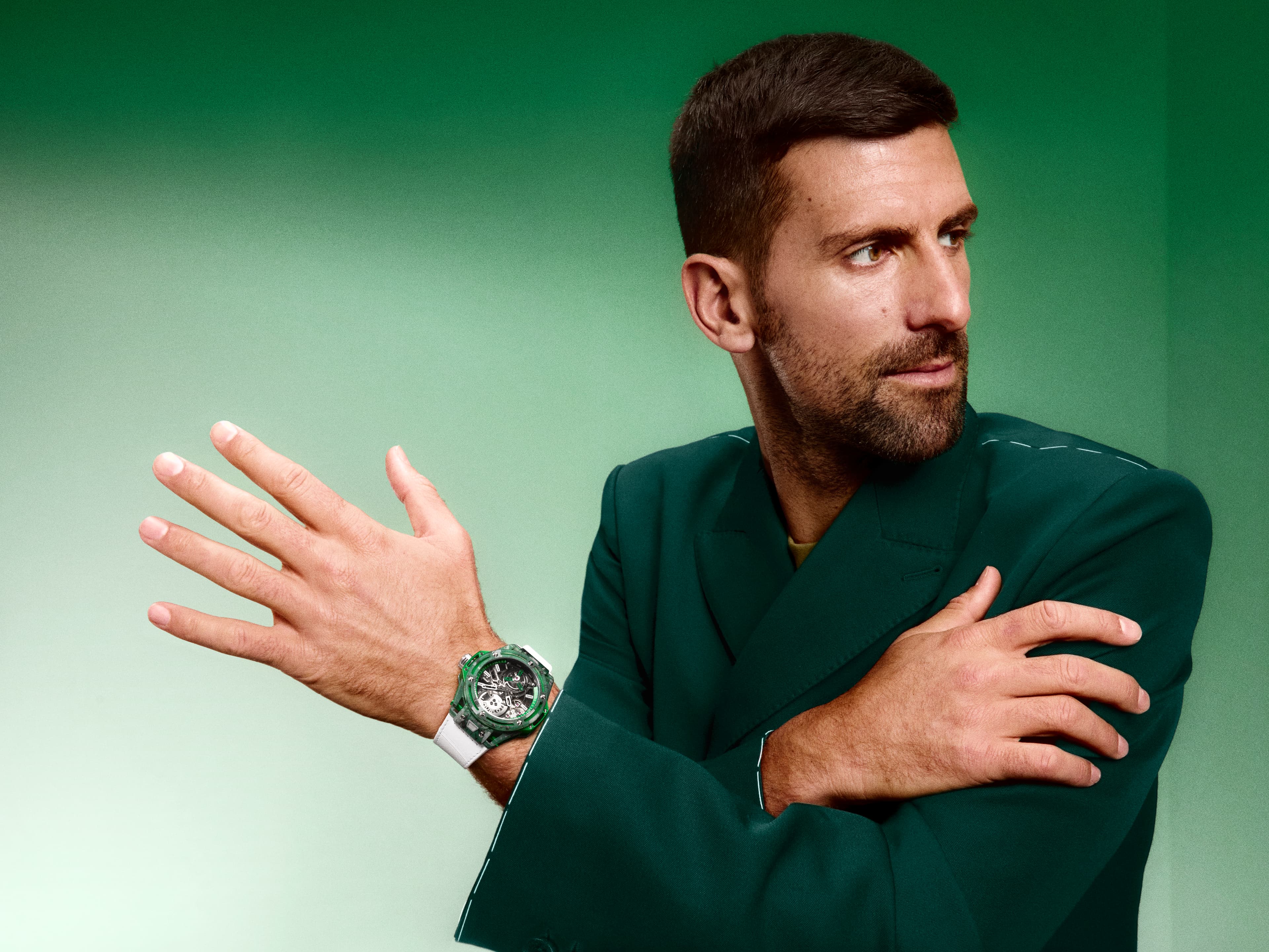 Новак Джокович в часах Big Bang Tourbillon Novak Djokovic Goat в зеленом корпусе
