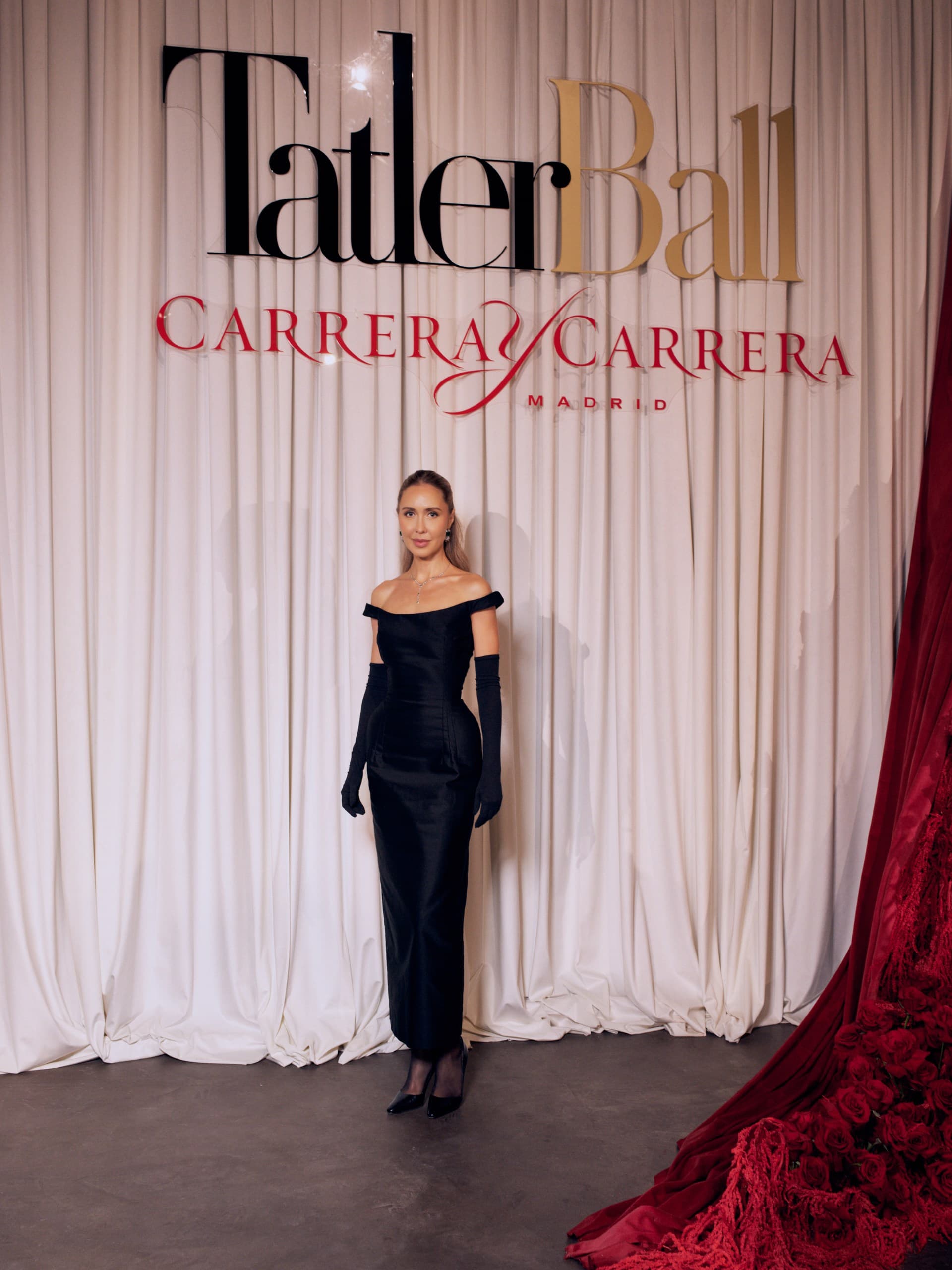 Юлия Скрябина в Magda Butrym | Фотограф: Slozhnomarya