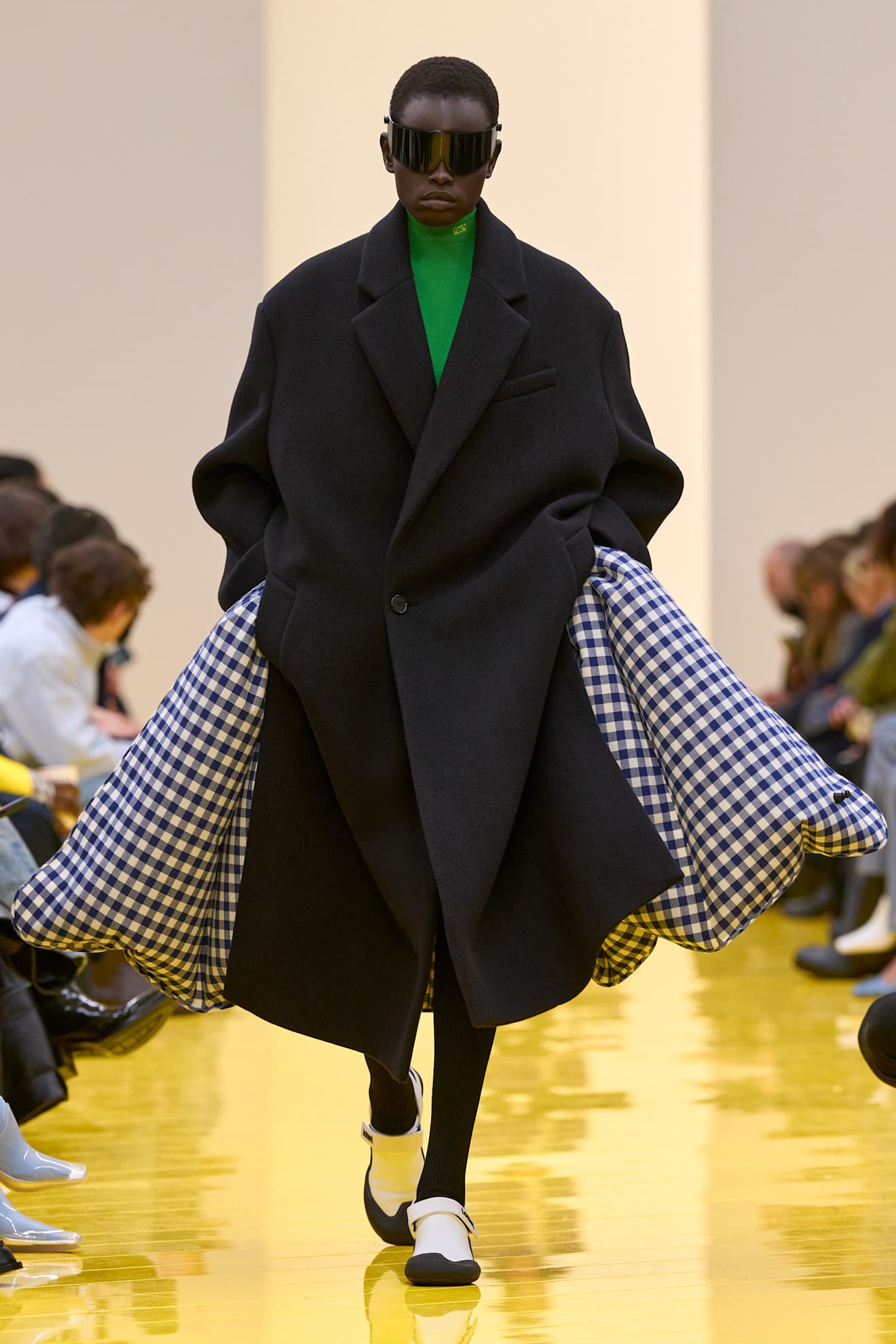 Показ Loewe осень-зима 2026 | Spotlight