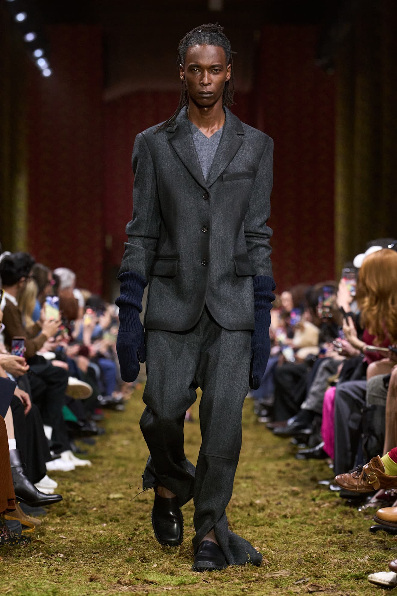 Показ Miu Miu осень-зима 2026 | Spotlight