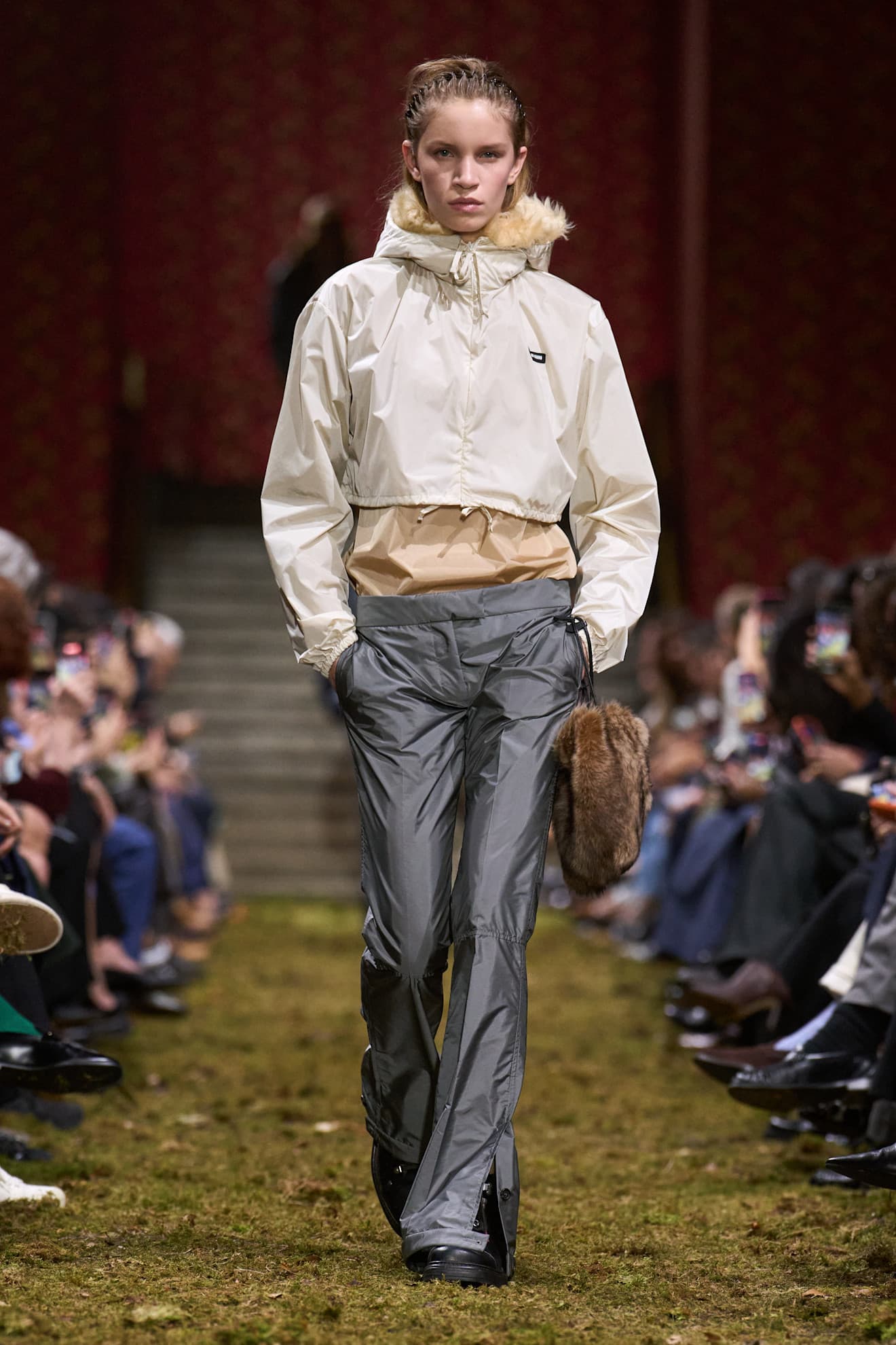 Показ Miu Miu осень-зима 2026 | Spotlight