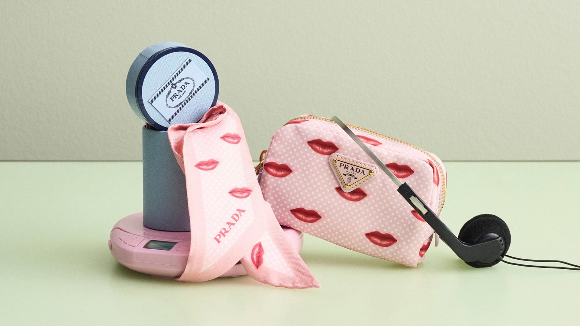 Официальный сайт Prada