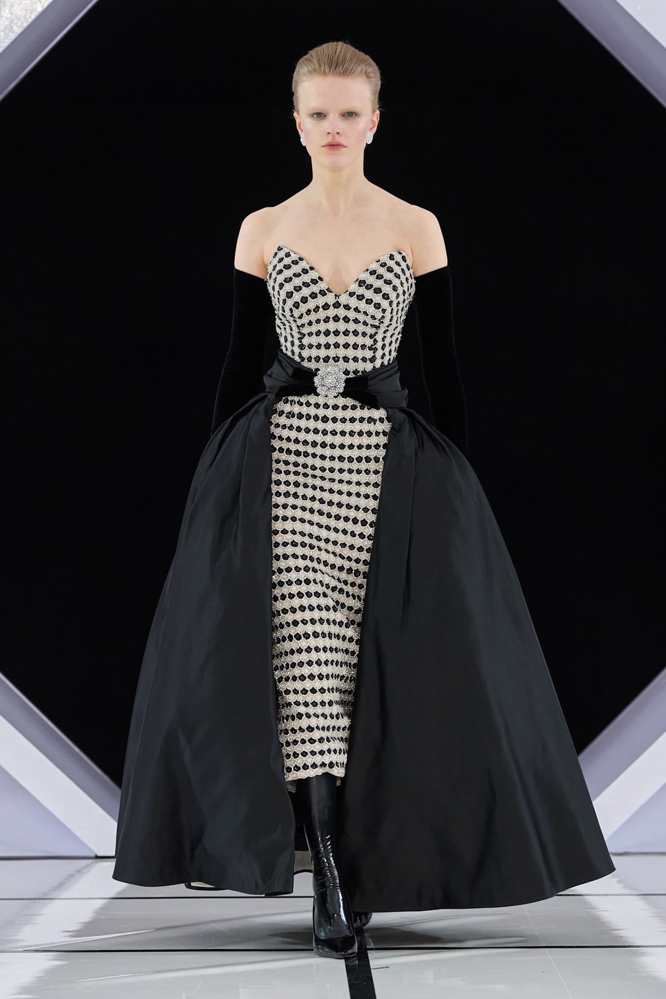 Показ Richard Quinn осень-зима 2026 | Spotlight