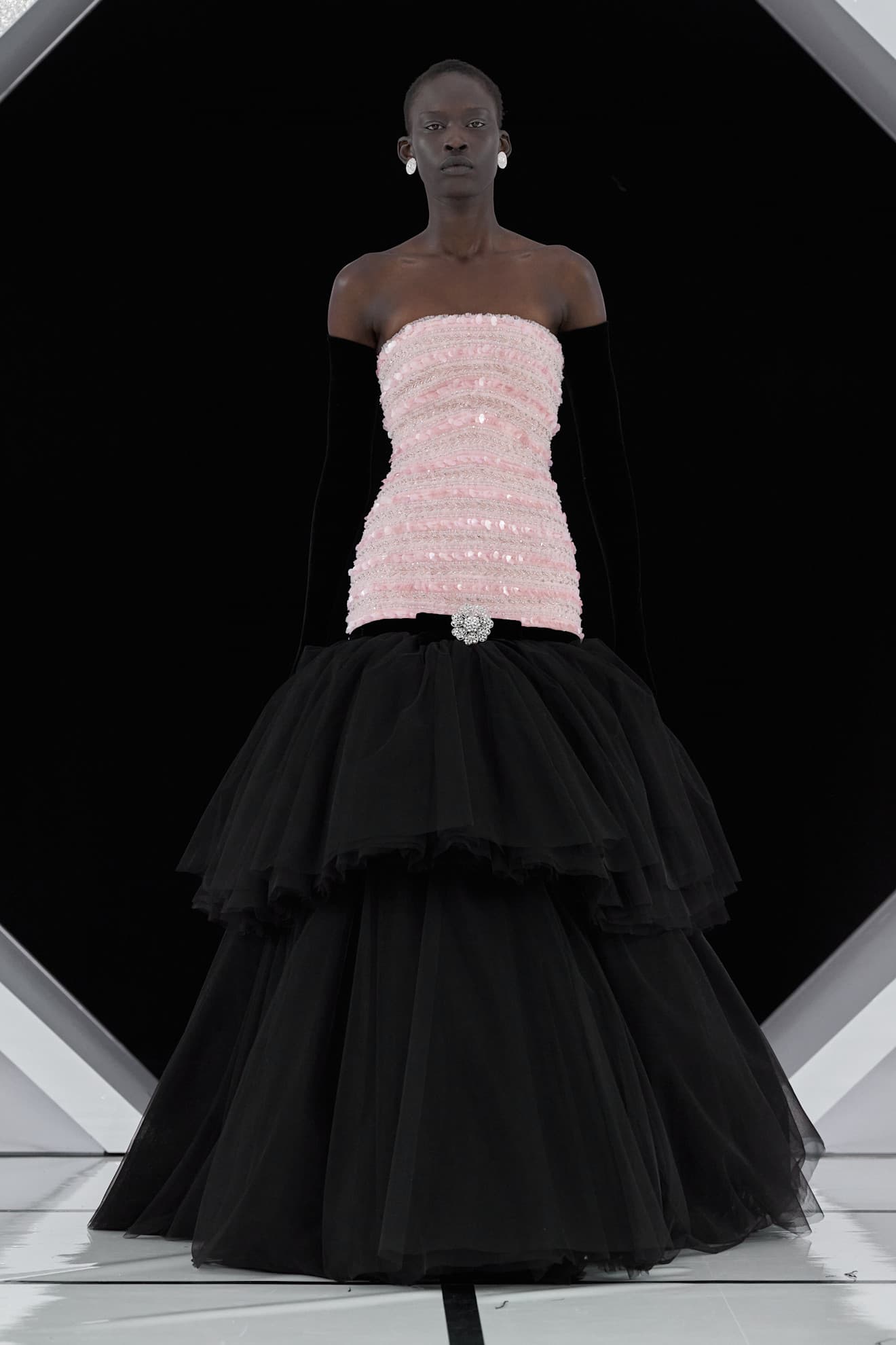 Показ Richard Quinn осень-зима 2026 | Spotlight