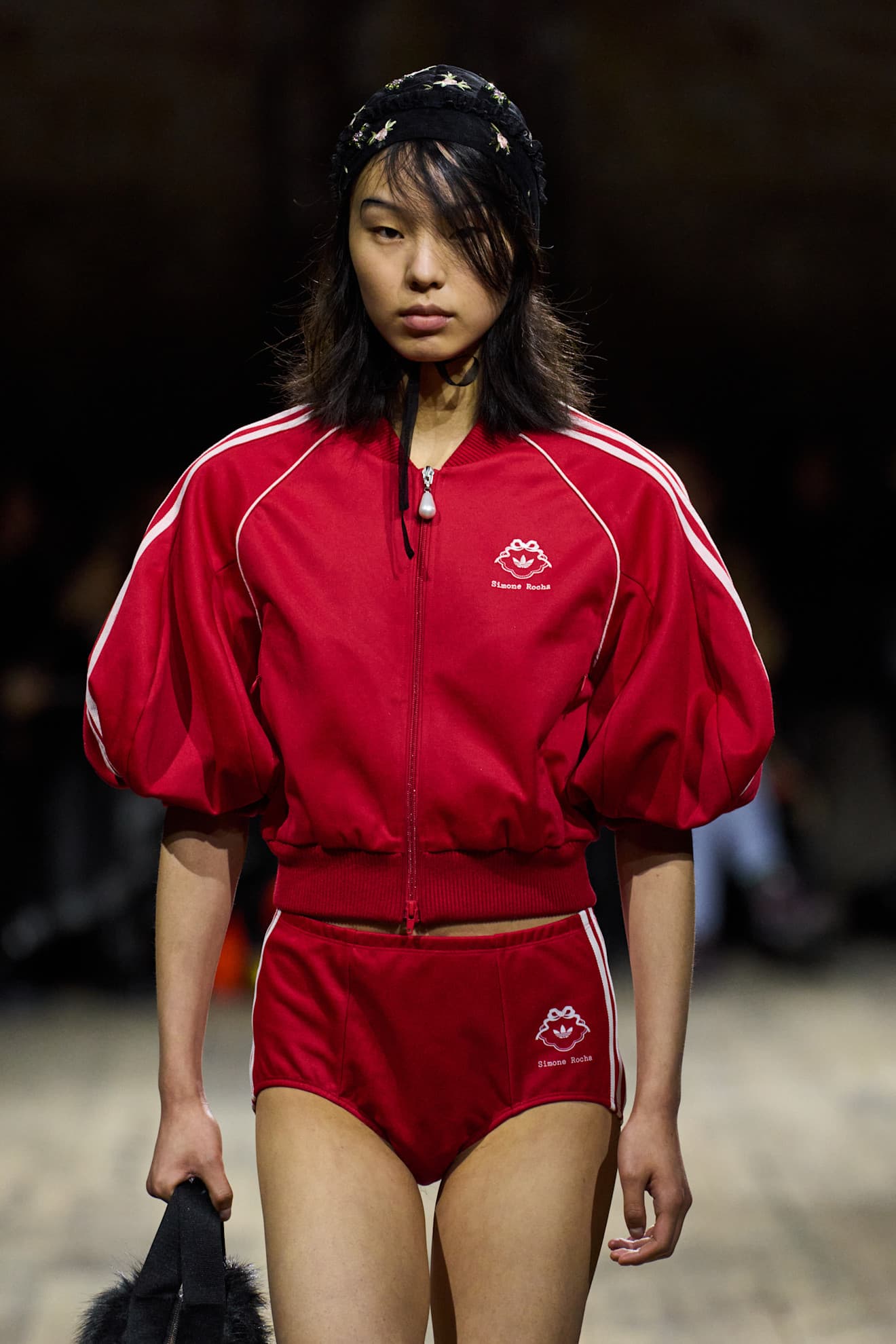 Показ Simone Rocha осень-зима 2026 | Spotlight