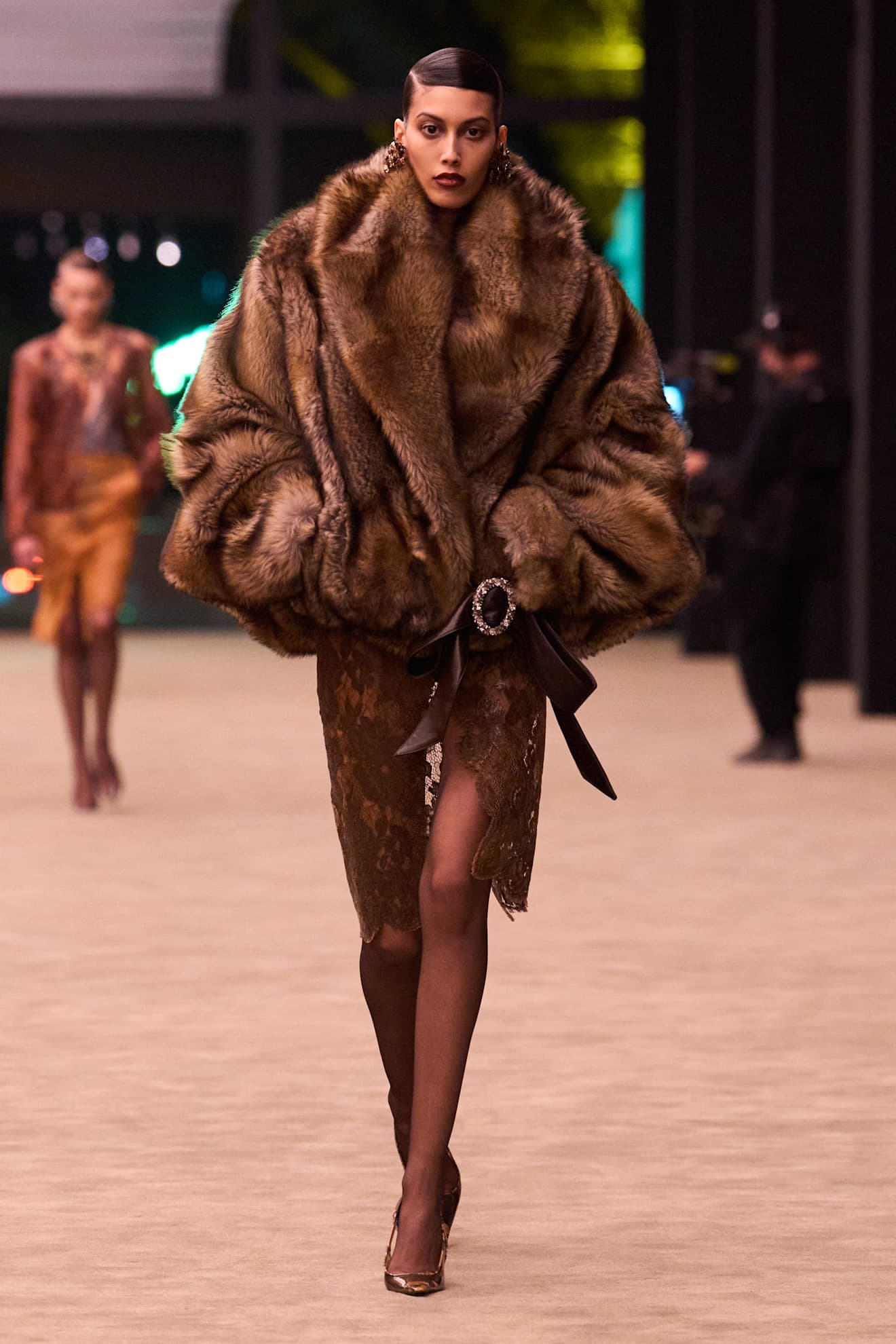 Показ Saint Laurent осень-зима 2026 | Spotlight