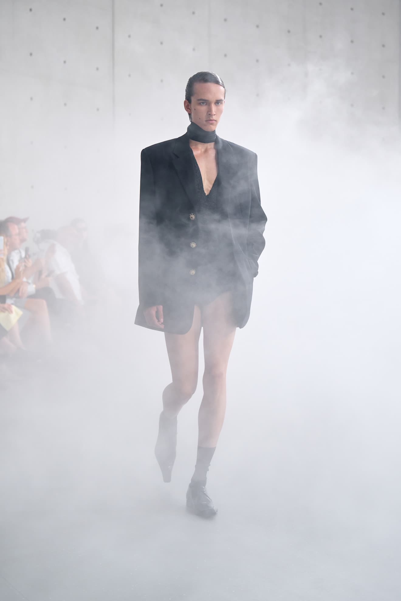 Данияр Берд | Показ весна–лето 2027 Saint Laurent | Spotlight