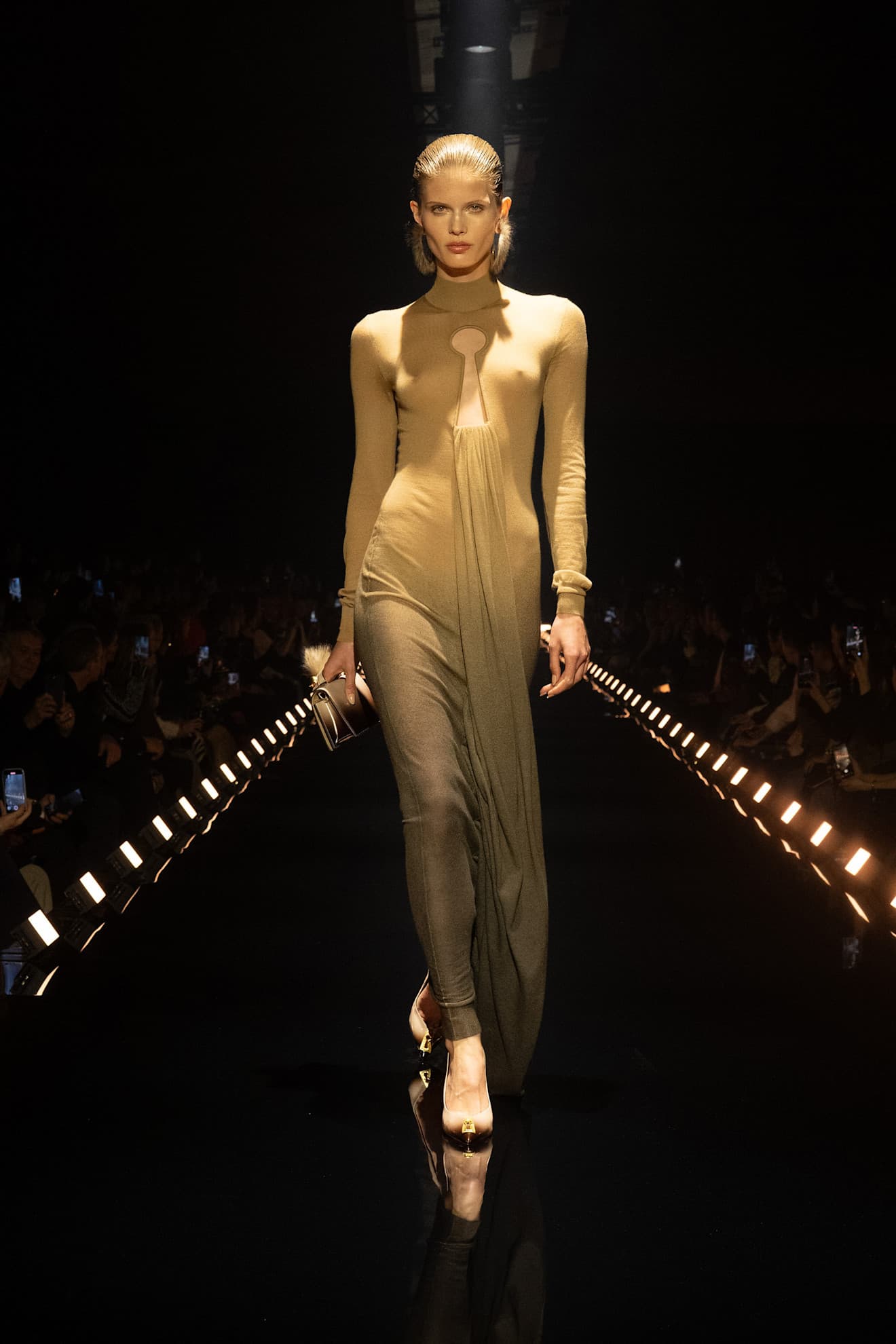 Показ Schiaparelli осень-зима 2026 | Spotlight