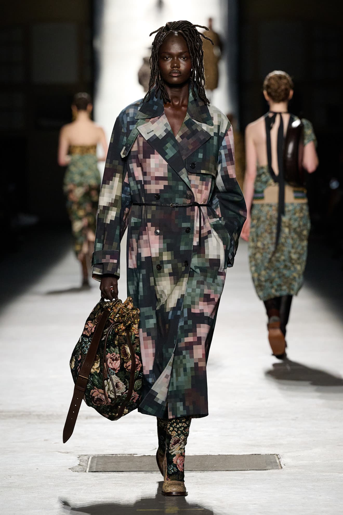 Показ Dries Van Noten осень-зима 2026 | Spotlight