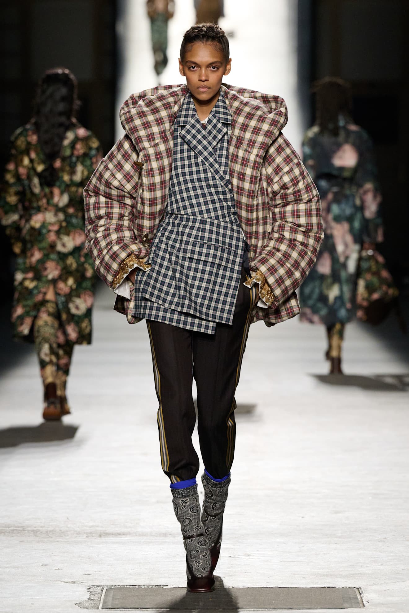 Показ Dries Van Noten осень-зима 2026 | Spotlight