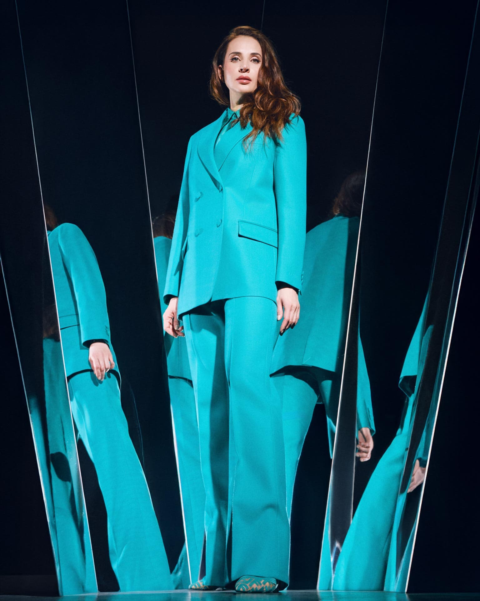 Данна Карагусова | Брючный костюм, блузка, туфли Fendi | Фотограф: Данил Ярощук
