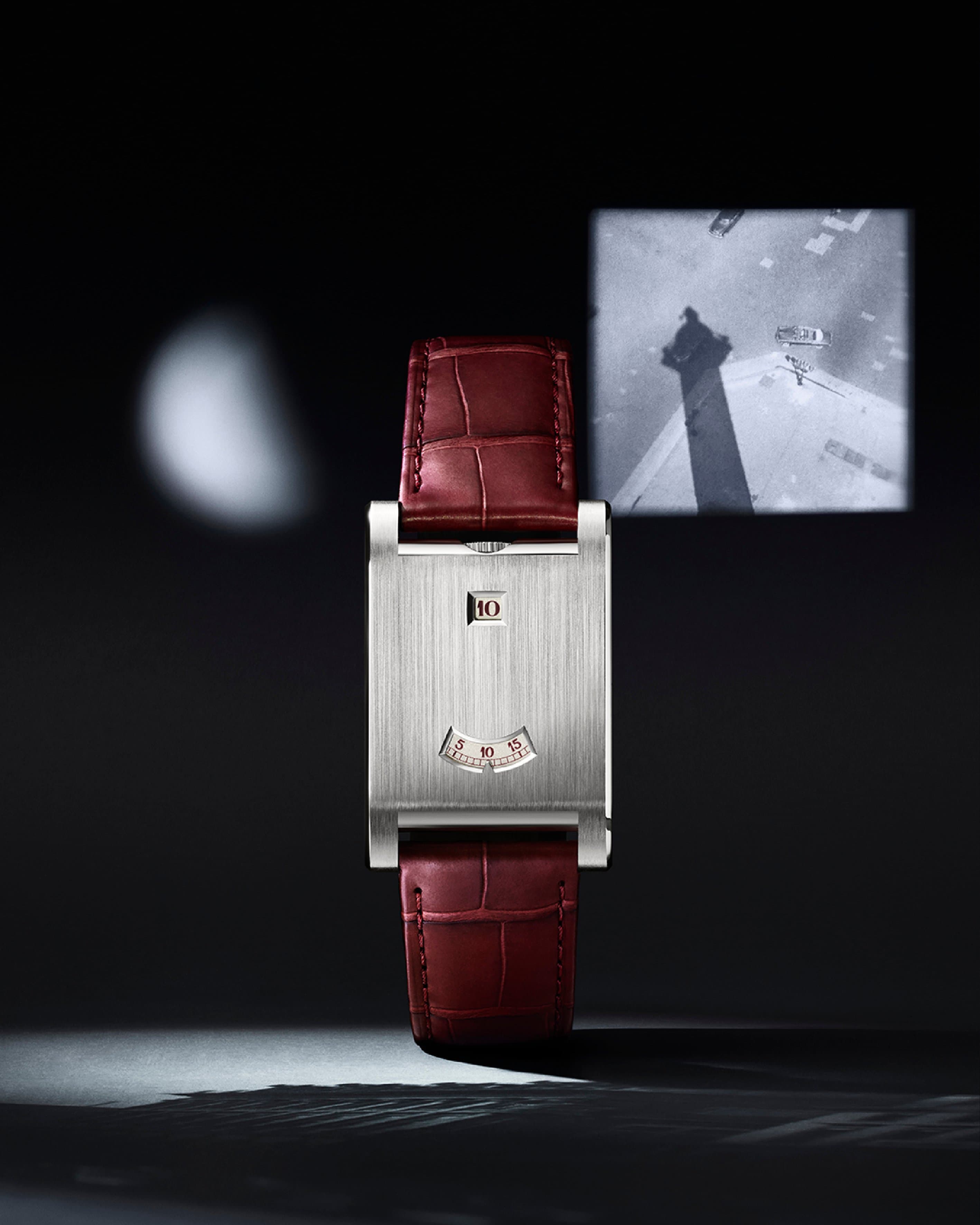 Классика и инновации в часах Cartier Tank à Guichets