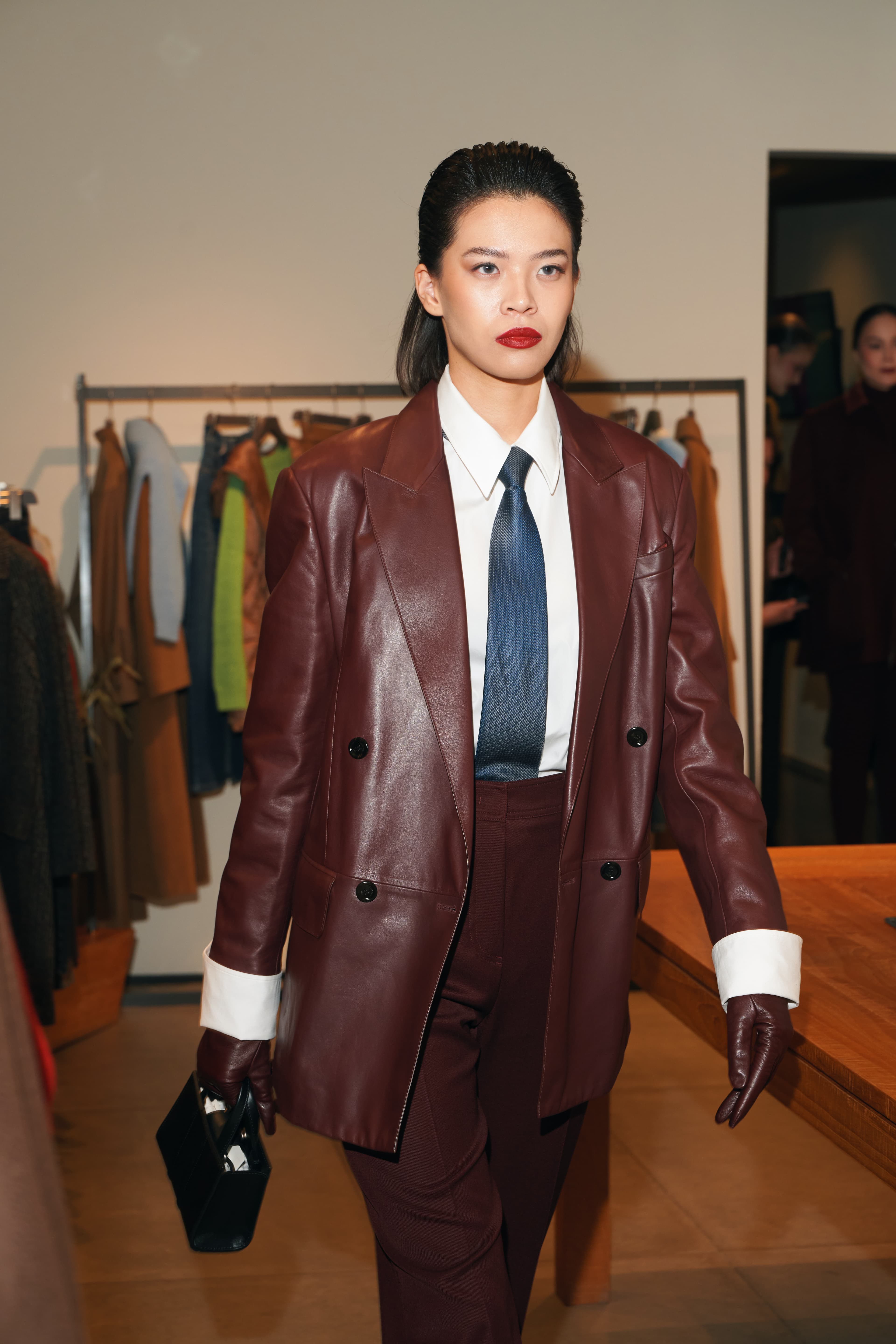 Юбилей Whitney Bag в Max Mara