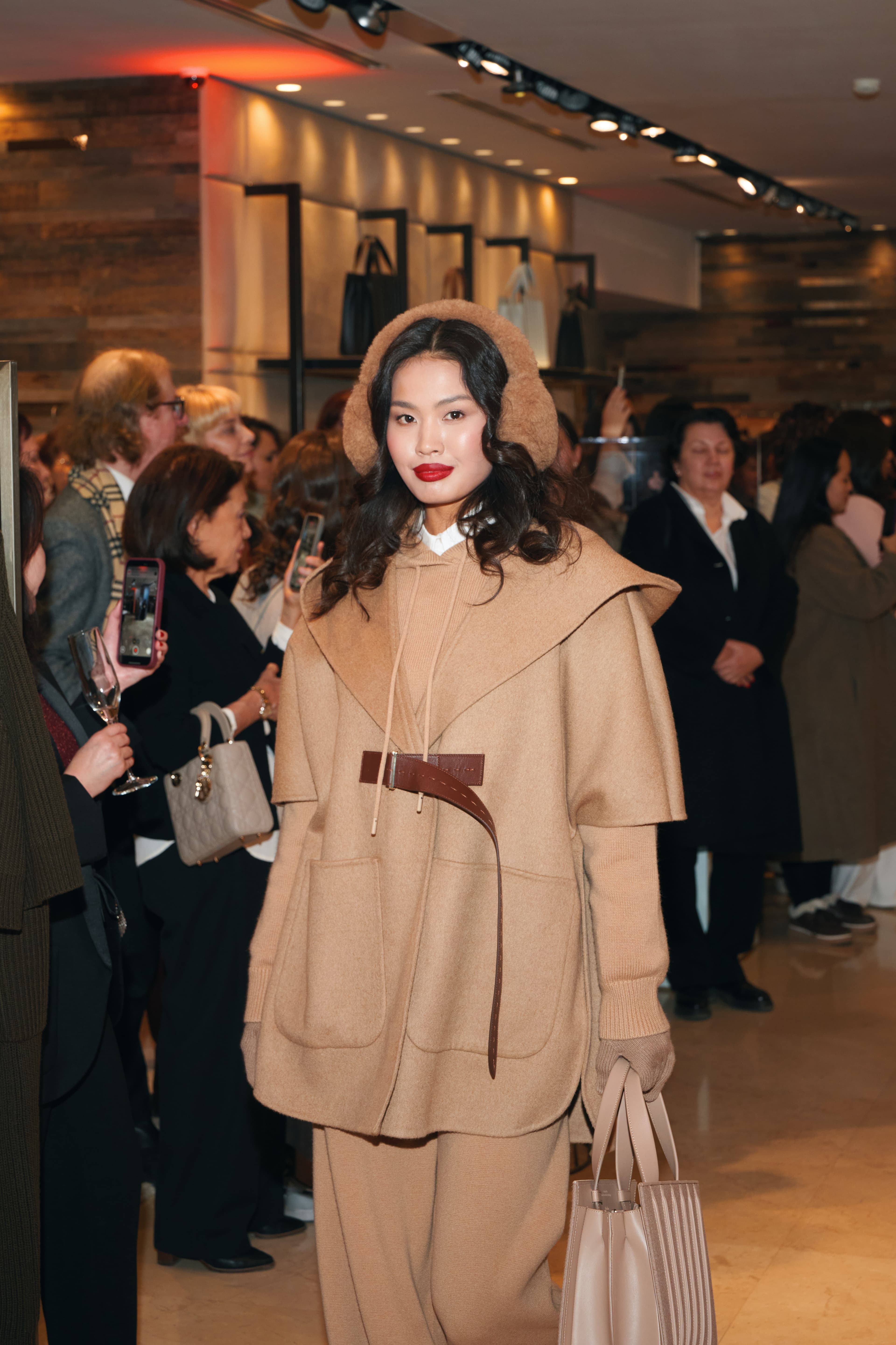 Юбилей Whitney Bag в Max Mara