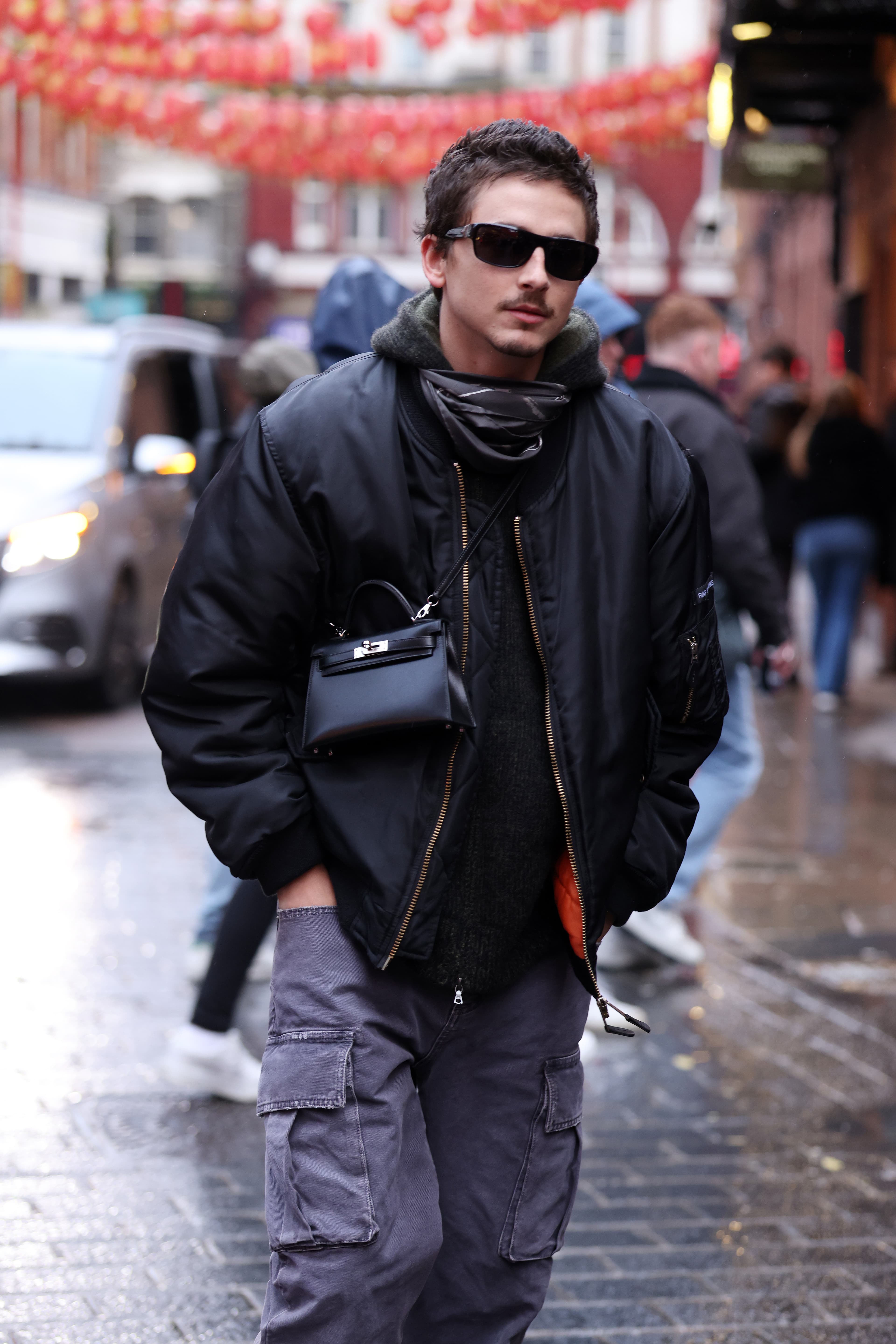 Тимоти Шаламе с сумочкой Hermès | Neil Mockford |GC Images