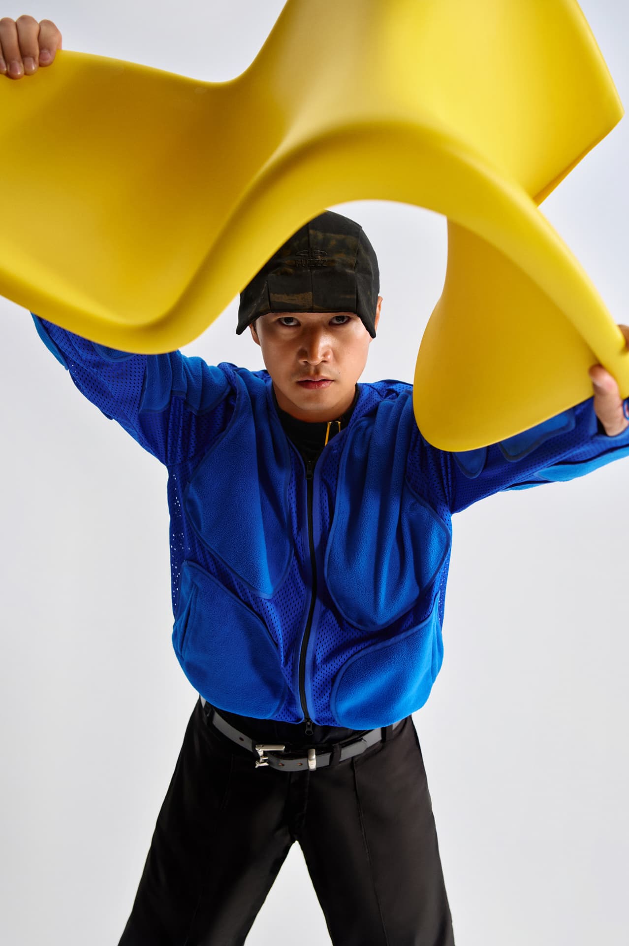 Бомбер, шалбар, водолазка, кепка – Fuzzz | Фотосуретші: Мария Slozhnomarya