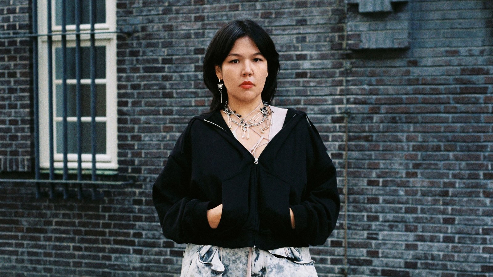 Ұйықтап жатқан қыздардың етегі астында Порно секс фото үлкен мүшесі ххх